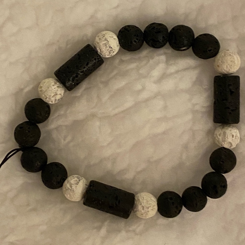 Paparazzi bracelets- set of eight. NWT - Picture 7 of 9